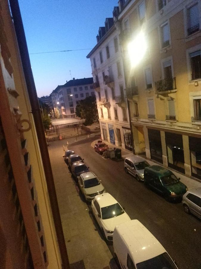 Charming Flat Center And Near The Lake Geneva Bagian luar foto