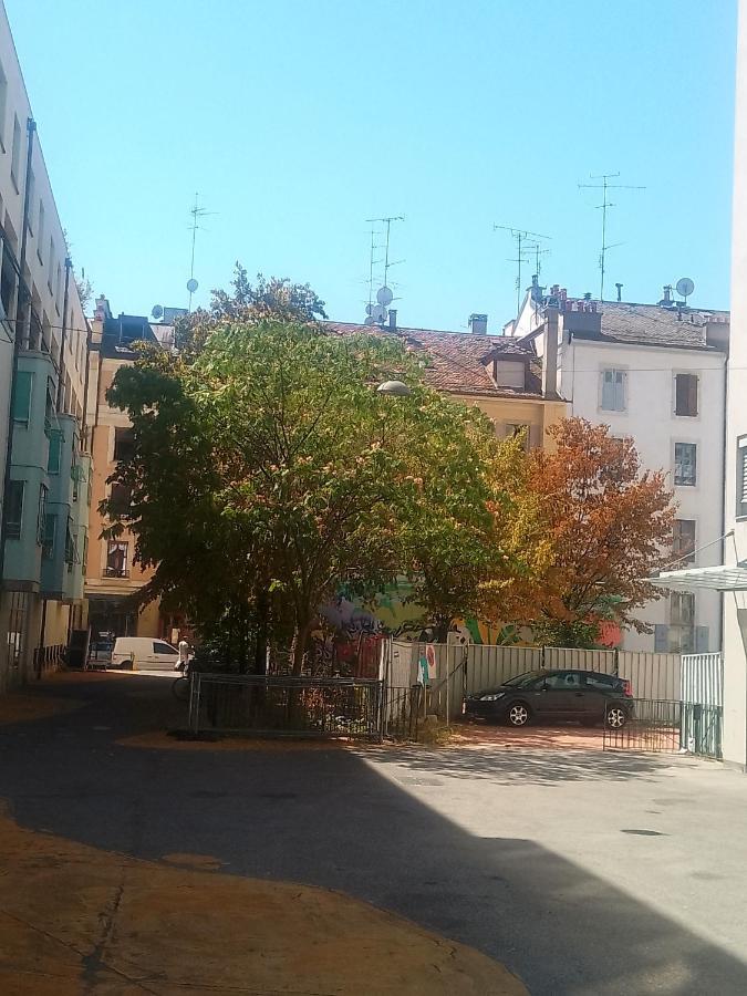 Charming Flat Center And Near The Lake Geneva Bagian luar foto